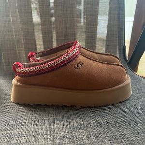 UGG Tas slippers platform